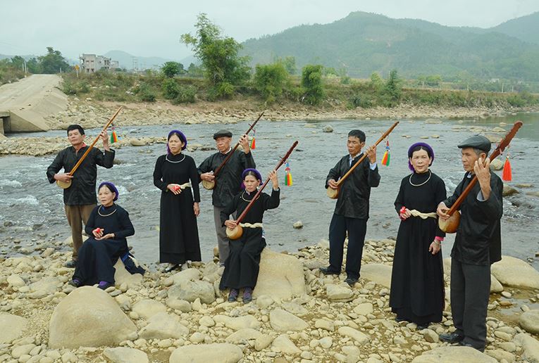 Đây là dân tộc đông thứ hai ở Việt Nam sau người Kinh, có mặt ở khắp nơi trên đất nước
