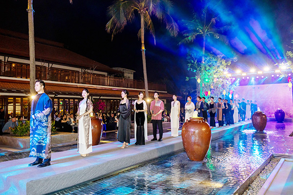 Furama Resort Đà Nẵng tổ chức chương trình nghệ thuật đặc biệt với chất liệu lụa Việt