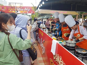Đặc sắc cuộc thi đầu bếp Đà Nẵng food tour 2025