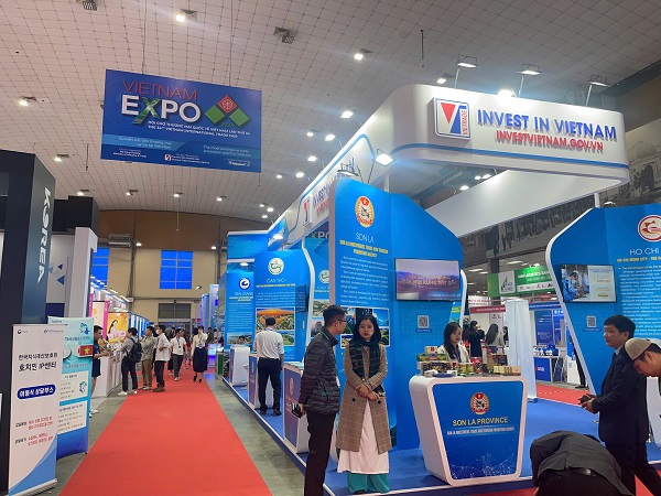 H&#x1ED9;i ch&#x1EE3; th&#x1B0;&#x1A1;ng m&#x1EA1;i qu&#x1ED1;c t&#x1EBF; Vi&#x1EC7;t Nam 2025 quy t&#x1EE5; h&#x1A1;n 400 doanh nghi&#x1EC7;p