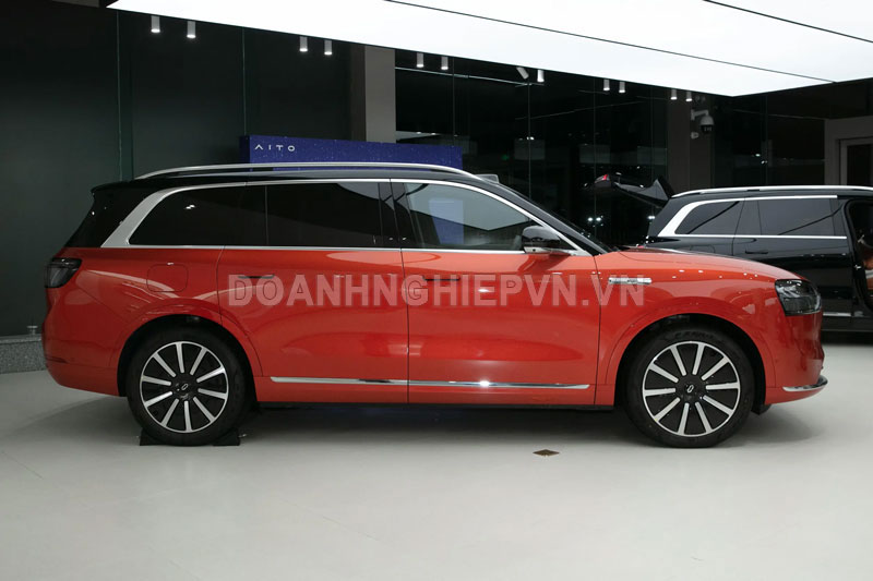 SUV lớn hơn Lexus LX, nội thất sang chảnh như Mercedes-Maybach GLS, công suất 523 mã lực, giá rẻ bất ngờ