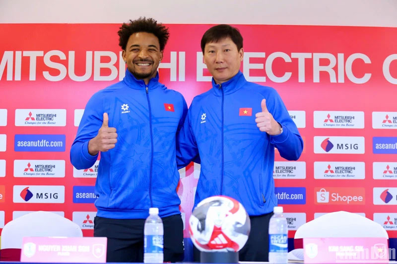 Văn Toàn tái xuất đỉnh cao, HLV Kim Sang-sik gật đầu chọn thay thế Xuân Sơn ở ĐT Việt Nam