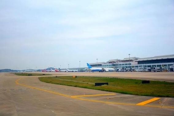 Vì sao sân bay cần xây xa thành phố như vậy?