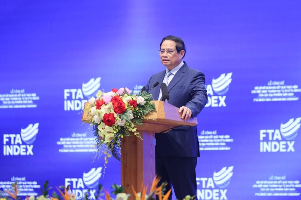 Hội nhập không chỉ có thảm đỏ và hoa hồng 