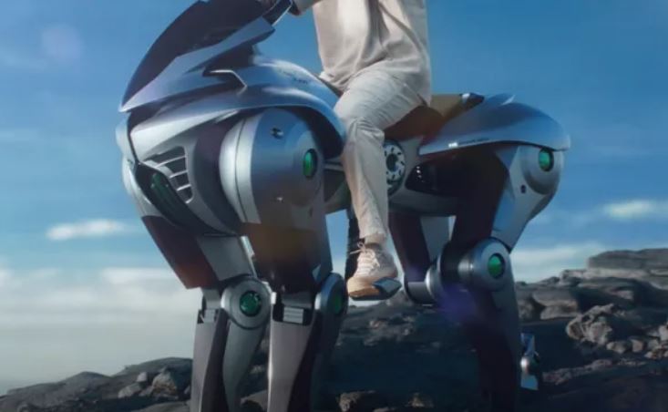 Nhật Bản trình làng "ngựa rô-bốt" chạy bằng hydro: Hứa hẹn đưa người băng rừng hoặc lên đỉnh núi tuyết dễ dàng