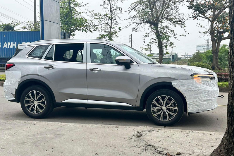 Ford Territory 2025 lần đầu lộ diện tại Việt Nam: Thiết kế đầu mới, mâm mới, sẵn sàng lật đổ Mazda CX-5