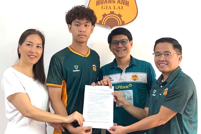 HAGL chiêu mộ thủ môn Việt kiều Thái Lan sinh năm 2009, cao 1m87