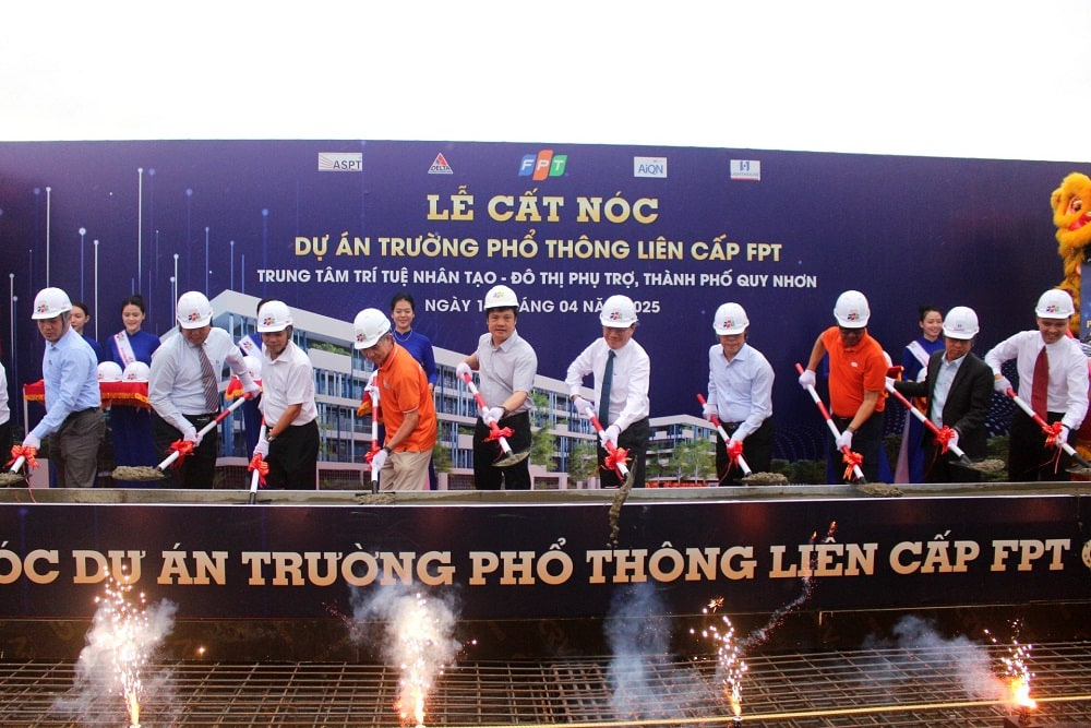 Cất nóc Trường Phổ thông liên cấp FPT Quy Nhơn sau gần 60 ngày khởi công 