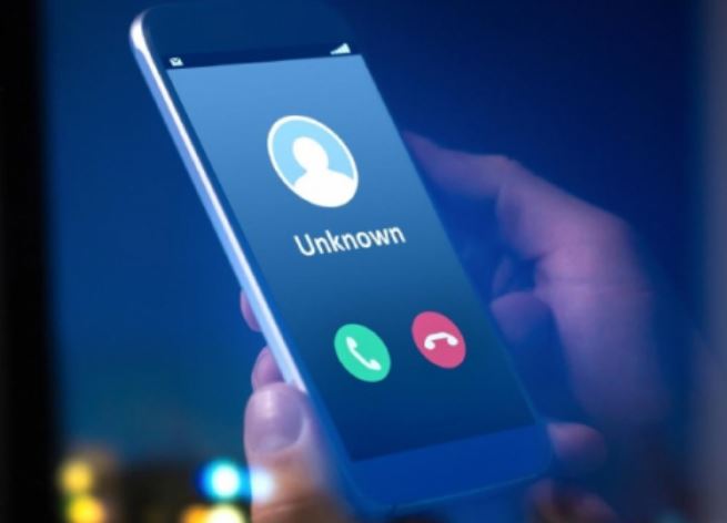 Muốn biết số điện thoại lạ vừa gọi đến là lừa đảo hay giao hàng: Ấn nút nhỏ này trên điện thoại hiện ra ngay