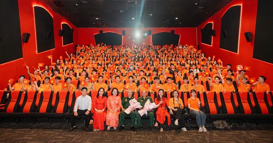 Học sinh Trường FPT Quy Nhơn tìm về “miền kí ức đỏ”