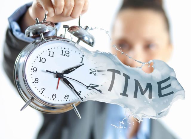 Vì sao khi vội, ta luôn có cảm giác thời gian trôi nhanh hơn? Não bộ có đang đánh lừa bạn?