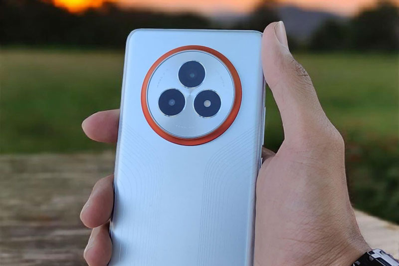 Smartphone giá hơn 6 triệu đồng sở hữu hàng loạt ưu điểm nổi trội hơn iPhone 16