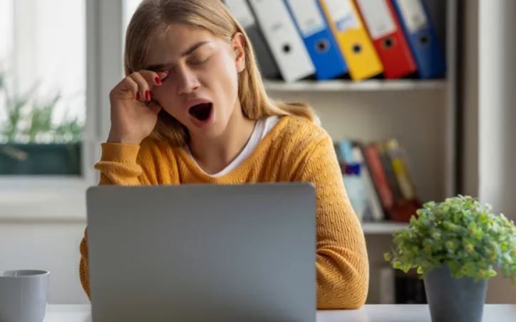 Vì sao ngáp lại dễ lây? Khoa học tiết lộ điều bất ngờ về một hành động tưởng chừng vô hại