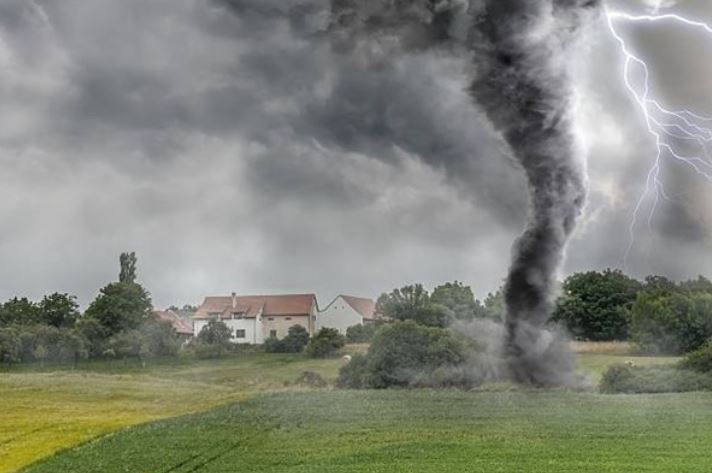 Lốc xoáy hình thành như thế nào? Hành trình ra đời của 'cuồng phong tử thần'