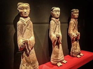Hé lộ sự thật rùng rợn phía sau ngôi mộ 17 người gần Vạn Lý Trường Thành