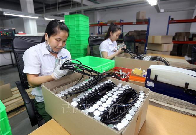 Cơ hội và thách thức với doanh nghiệp trước căng thẳng thương mại