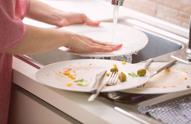 Những thói quen khi rửa bát tưởng chừng như vô hại, nhưng đang âm thầm phá hủy sức khỏe của bạn