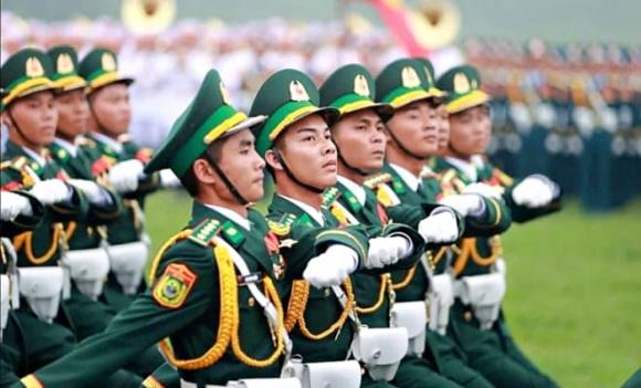 Từ ngày 2/4/2025, có bốn mức tiền thưởng đột xuất của sĩ quan quân đội theo Quyết định 1285