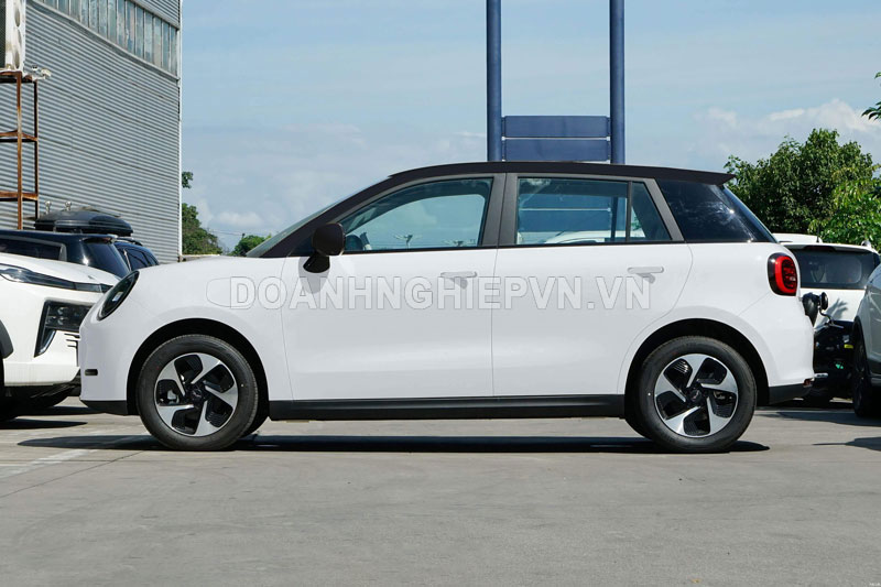 Xe hatchback công suất 136 mã lực, trang bị vượt xa Kia Morning, Hyundai Grand i10, giá từ 250 triệu đồng