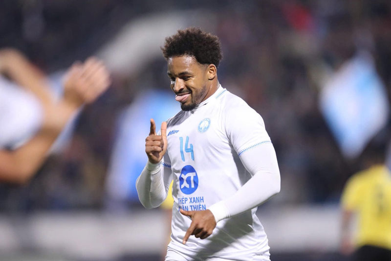 Hé lộ mức lót tay “khủng” của Xuân Sơn tại Thép xanh Nam Định: Vượt cả Hoàng Đức, sánh ngang Văn Quyết