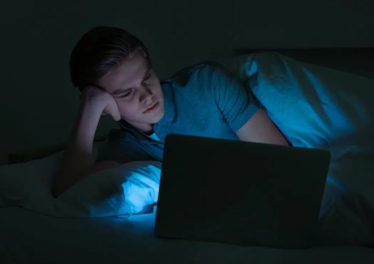 Điều gì xảy ra với cơ thể nếu bạn thường xuyên thức sau 10 giờ đêm?