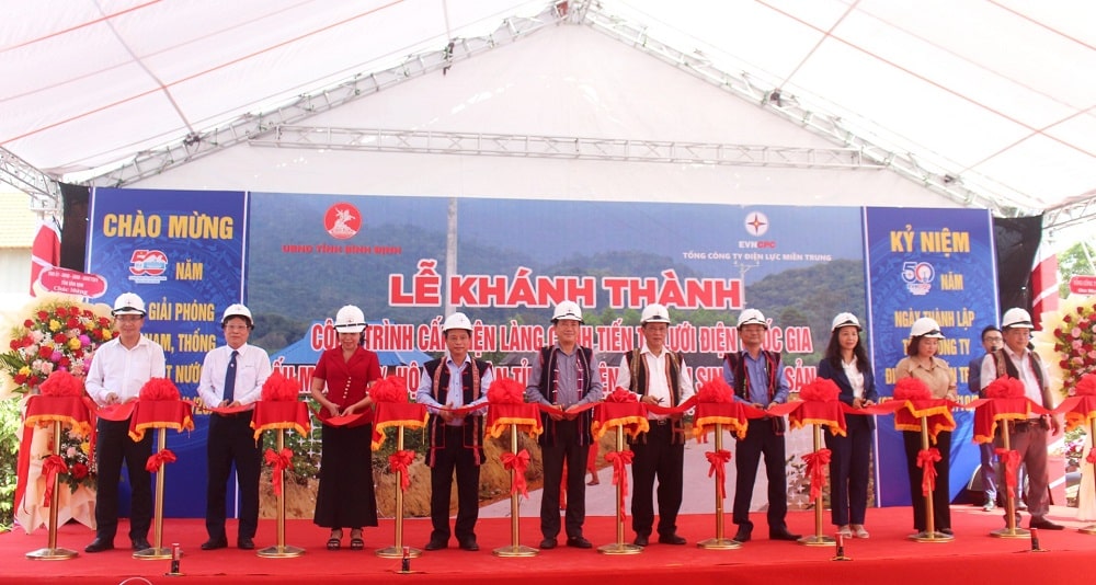 'Thắp sáng niềm tin' làng Canh Tiến