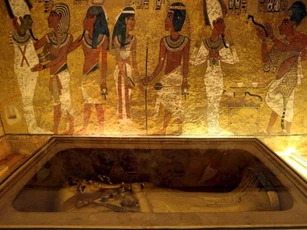 8 vật lạ mở cánh cửa bí ẩn "lễ đánh thức Osiris" trong lăng mộ vua Tut