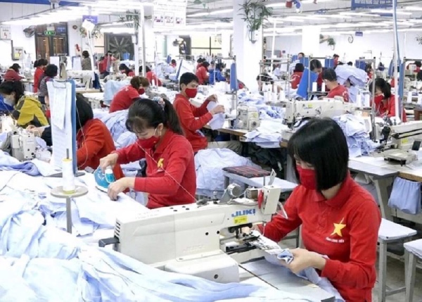 Chậm thay đổi, phụ thuộc vào một thị trường: Doanh nghiệp dệt may tự hại mình