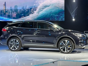 SUV công suất 509 mã lực, trang bị ấn tượng, giá 1,569 tỷ đồng tại Việt Nam, cạnh tranh Toyota Fortuner