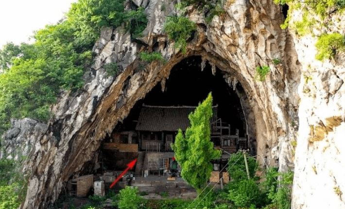 Vì sao người xưa nói: “Thà xây nghìn ngôi mộ cho cả làng còn hơn dựng một cánh cổng cho một nhà”?