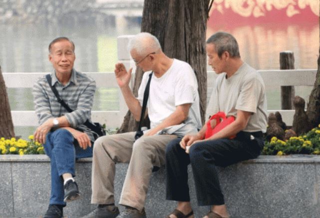 Sau khi nghỉ hưu, đây là 3 kiểu người bạn nên tránh xa để tránh mang rắc rối không cần thiết