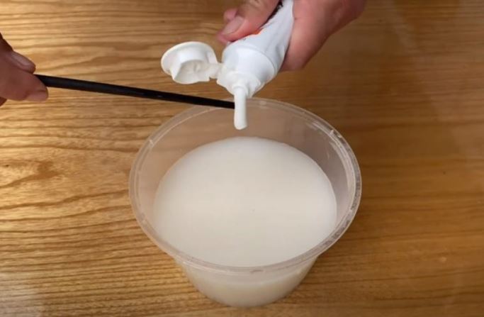 Bất ngờ với dung dịch “thần kỳ” từ kem đánh răng và nước vo gạo: Làm sạch mọi ngóc ngách trong nhà