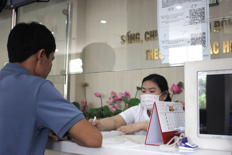 Sau khi sáp nhập, mỗi xã có bao nhiêu biên chế cán bộ, công chức, viên chức?