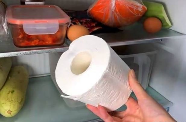 Khử mùi tủ lạnh bằng giấy vệ sinh: Mẹo vặt gây bất ngờ cho hàng triệu bà nội trợ