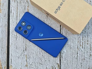 Smartphone lưng da, độ bền quân đội, cấu hình tốt, trang bị bút stylus như Samsung Galaxy S25 Ultra, giá gần 7 triệu đồng, cạnh tranh với Xiaomi Redmi Note 14 Pro 5G