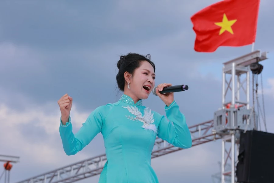 Ca sĩ Duyên Quỳnh Ca sĩ Duyên Quỳnh