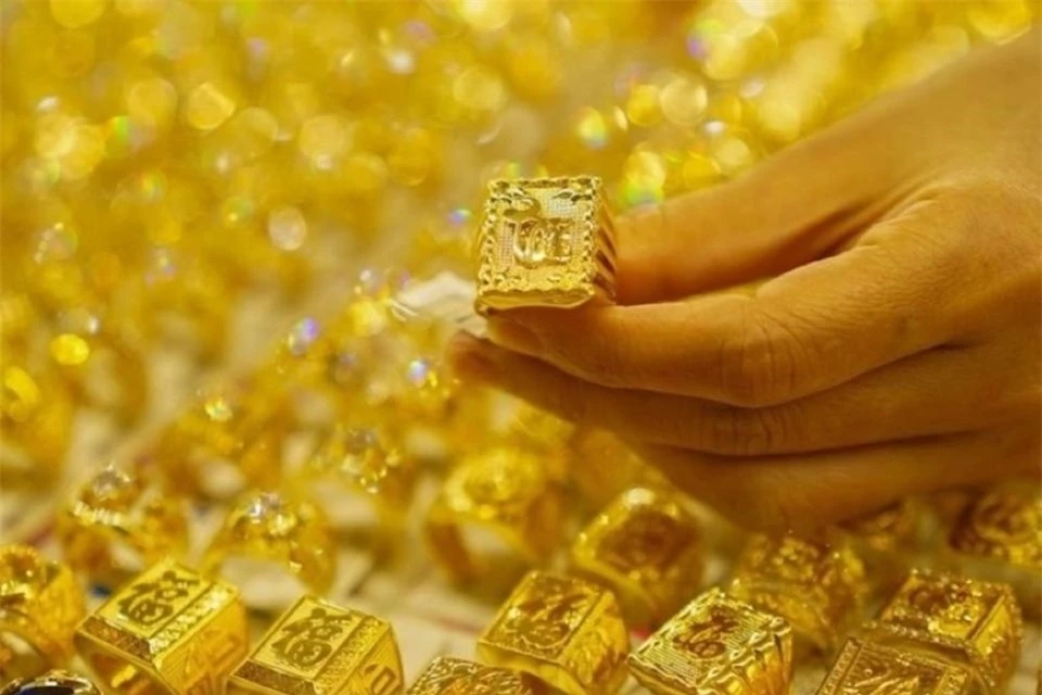 Giá vàng ngày 4/5/2025: Vàng sẽ giảm tiếp trong thời gian tới?