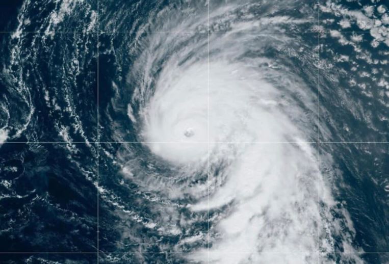 Vì sao bão không bao giờ vượt qua xích đạo?