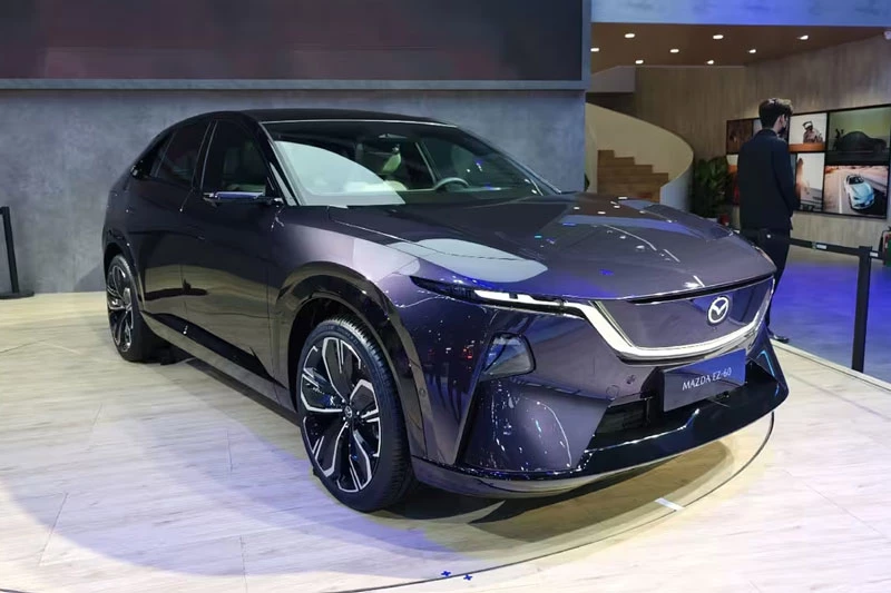 Mazda EZ-60.