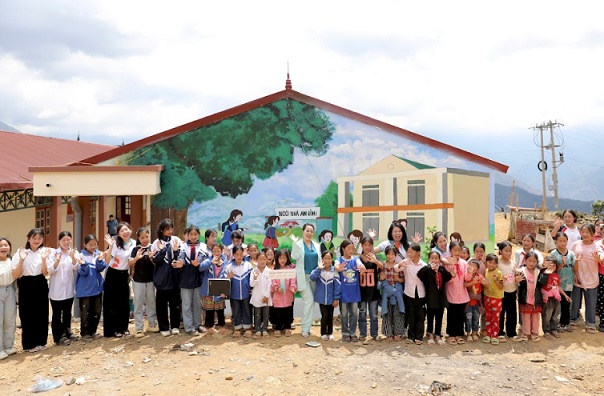 Sơn La: Học sinh Chiềng Ân đón nhà bán trú mới