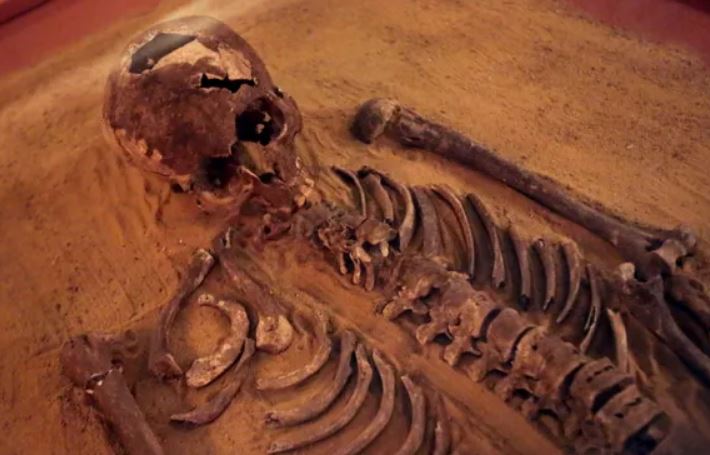 Làm thế nào các nhà khảo cổ xác định giới tính của một bộ xương?