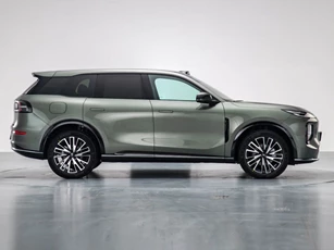 SUV hạng D công suất 374 mã lực, tiêu thụ 0,8 lít xăng/100 km, giá gần 500 triệu đồng
