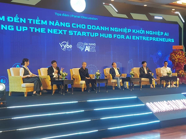 Tọa đàm bàn tròn “Đà Nẵng - Điểm đến tiềm năng cho doanh nghiệp khởi nghiệp AI” tại hội thảo. Tọa đàm bàn tròn “Đà Nẵng - Điểm đến tiềm năng cho doanh nghiệp khởi nghiệp AI” tại hội thảo.