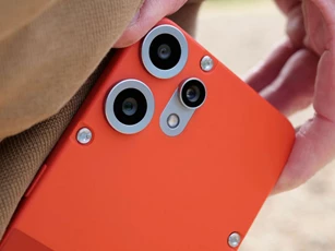 Smartphone cấu hình tốt, chống nước, khả năng tùy biến đa dạng, giá ‘hạt dẻ’