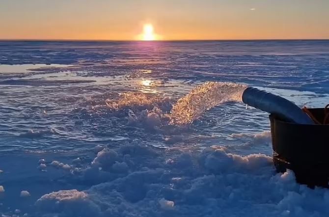 Đóng băng lại Bắc Cực: Kế hoạch táo bạo của các nhà khoa học nhằm cứu Trái Đất khỏi biến đổi khí hậu