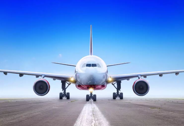 Vì sao máy bay không bao giờ đi lùi trên đường băng?
