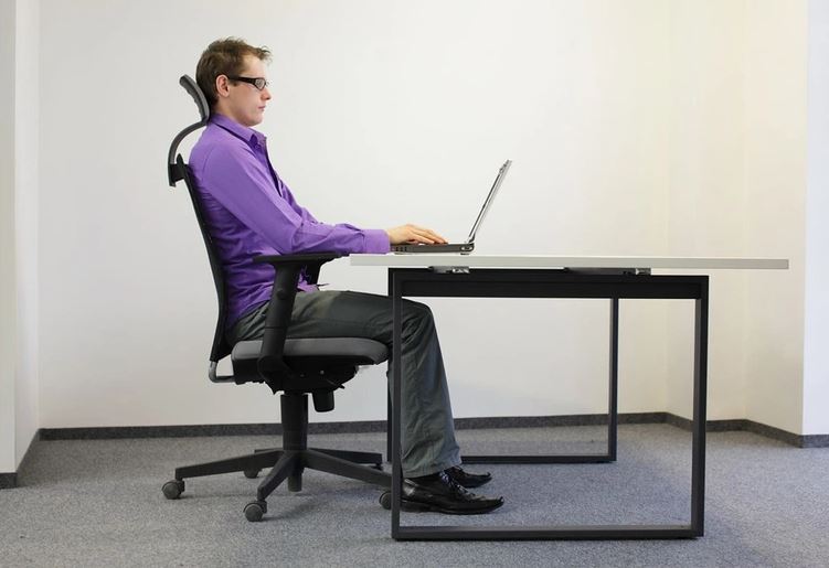 Ngồi cả ngày: Hiểm họa âm thầm từ đầu đến chân đối với sức khỏe