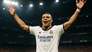 Kylian Mbappe lập hat-trick vào lưới Barcelona, phá kỷ lục 32 năm tại Real Madrid