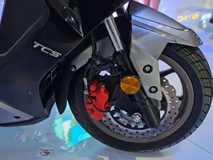 Xe tay ga 150cc, phanh ABS 2 kênh, TCS, giá ngang Honda SH Mode