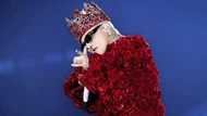 G-Dragon chính thức trở lại Việt Nam sau 13 năm, lightstick tăng giá "chóng mặt" nhưng fan vẫn "dốc ví"
